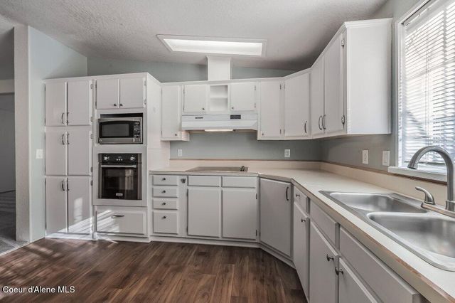 8509 N Sunny LN, Hayden, ID 83835