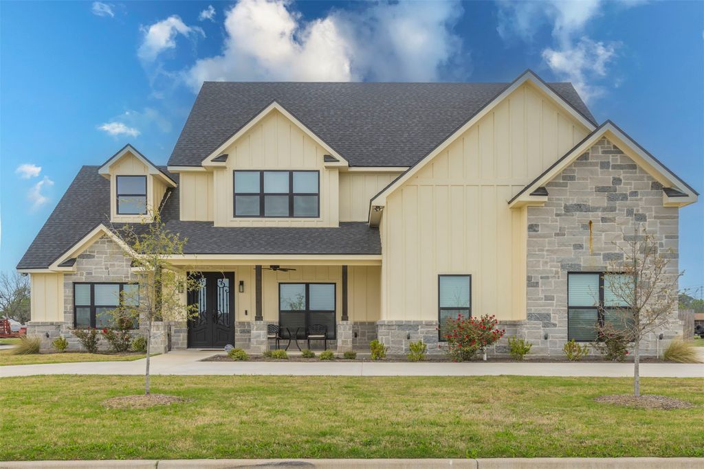 120 Big Catch Lane, Robinson, TX 76706