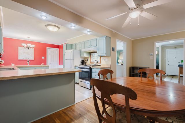 2420 Larkin Road, Lexington, KY 40503