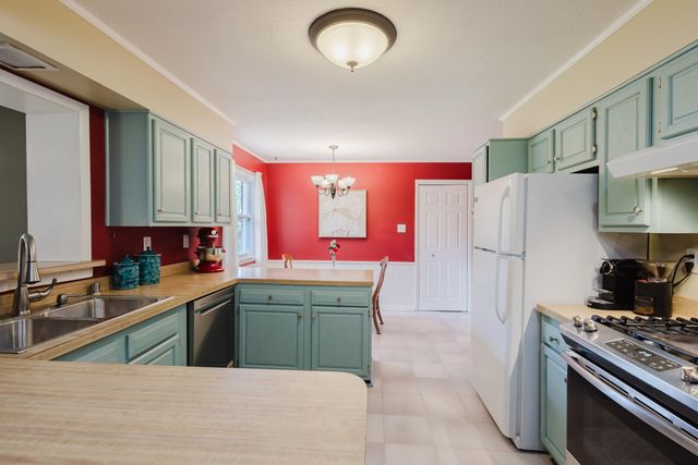 2420 Larkin Road, Lexington, KY 40503