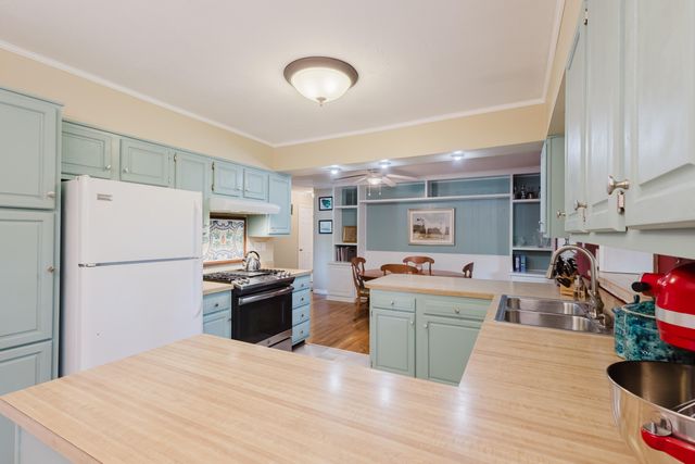 2420 Larkin Road, Lexington, KY 40503