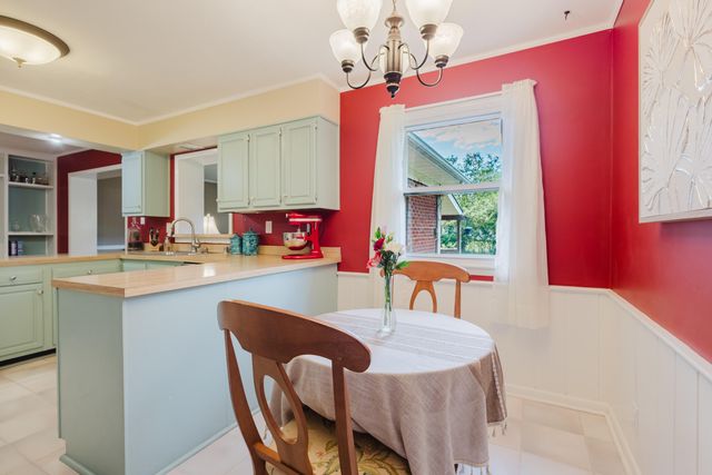 2420 Larkin Road, Lexington, KY 40503