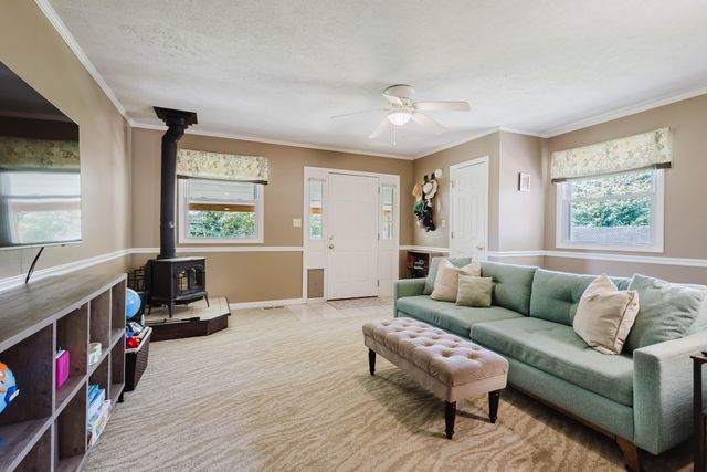 2420 Larkin Road, Lexington, KY 40503