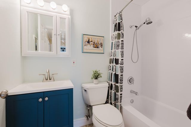 2420 Larkin Road, Lexington, KY 40503