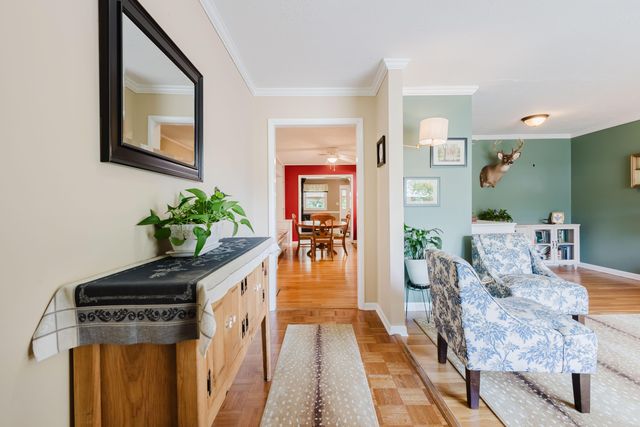 2420 Larkin Road, Lexington, KY 40503