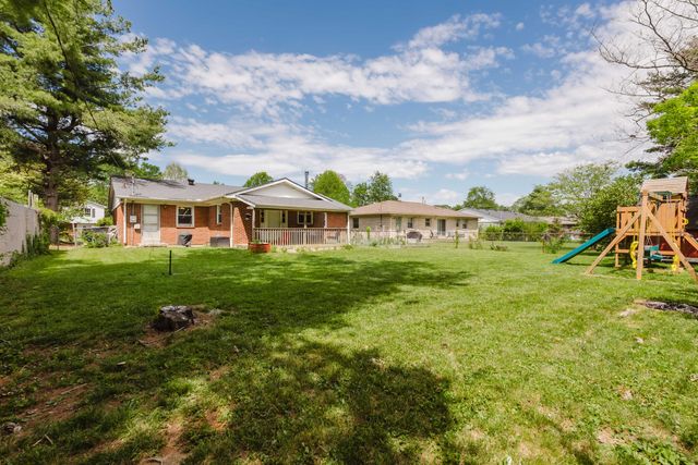 2420 Larkin Road, Lexington, KY 40503