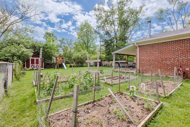2420 Larkin Road, Lexington, KY 40503
