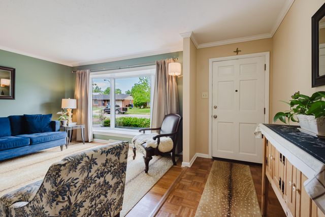 2420 Larkin Road, Lexington, KY 40503