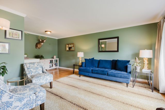 2420 Larkin Road, Lexington, KY 40503