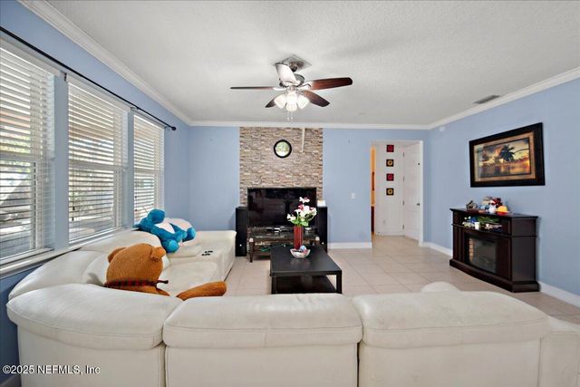 11494 GLENLAUREL OAKS Circle, Jacksonville, FL 32257