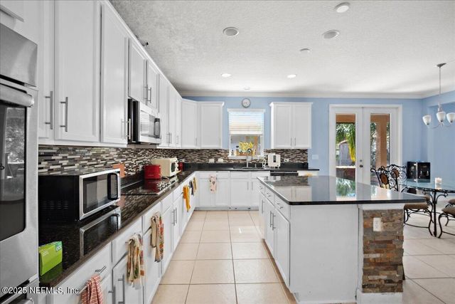 11494 GLENLAUREL OAKS Circle, Jacksonville, FL 32257