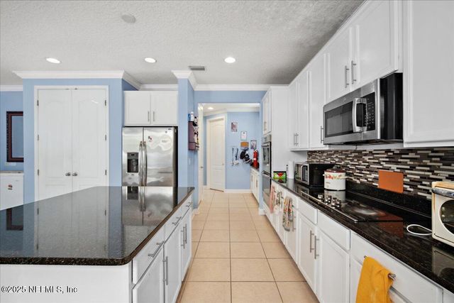 11494 GLENLAUREL OAKS Circle, Jacksonville, FL 32257