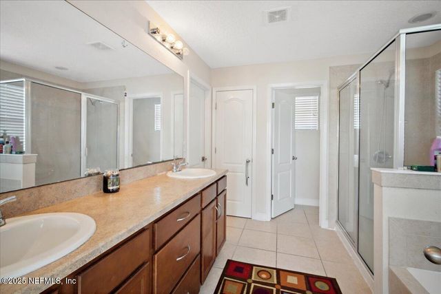 11494 GLENLAUREL OAKS Circle, Jacksonville, FL 32257