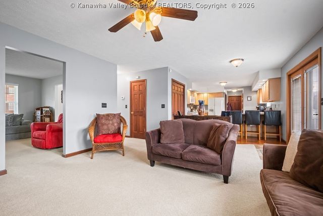 221 Frazier Way, Scott Depot, WV 25560