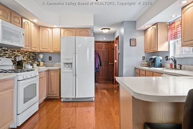 221 Frazier Way, Scott Depot, WV 25560