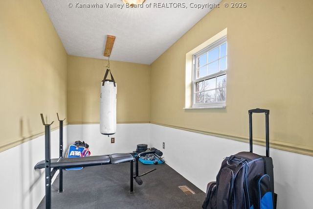 221 Frazier Way, Scott Depot, WV 25560