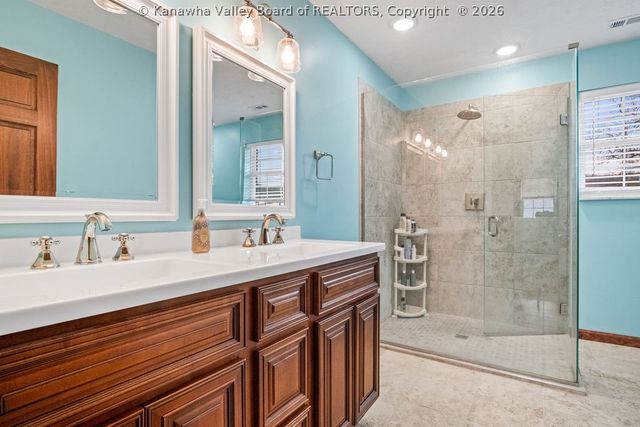 221 Frazier Way, Scott Depot, WV 25560