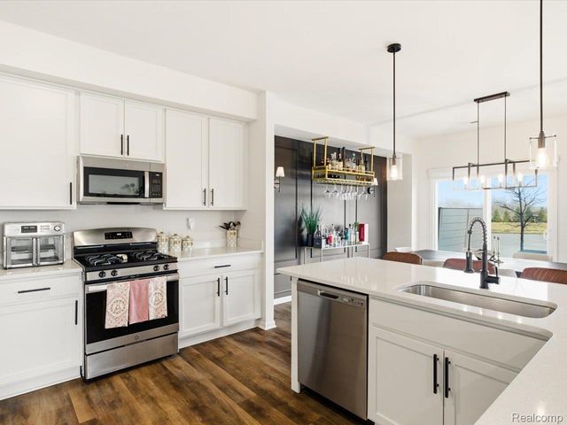 8767 Grove Street, Washington Township, MI 48094