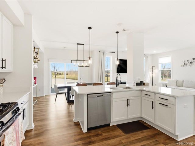 8767 Grove Street, Washington Township, MI 48094