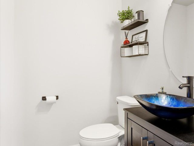 8767 Grove Street, Washington Township, MI 48094