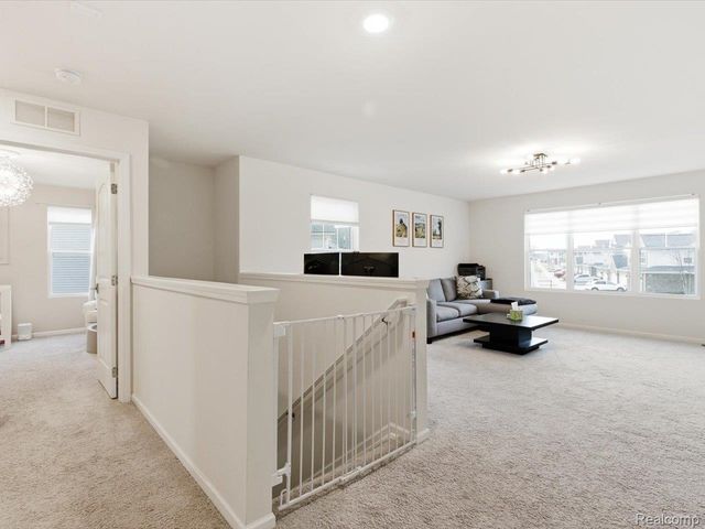 8767 Grove Street, Washington Township, MI 48094