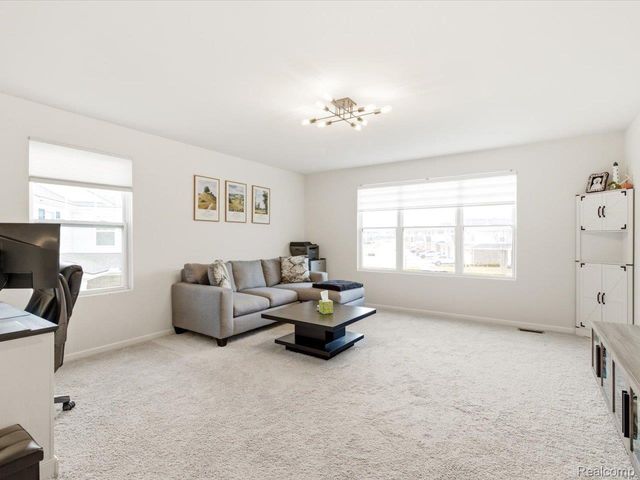 8767 Grove Street, Washington Township, MI 48094