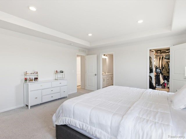 8767 Grove Street, Washington Township, MI 48094