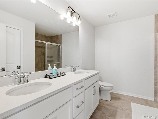 8767 Grove Street, Washington Township, MI 48094