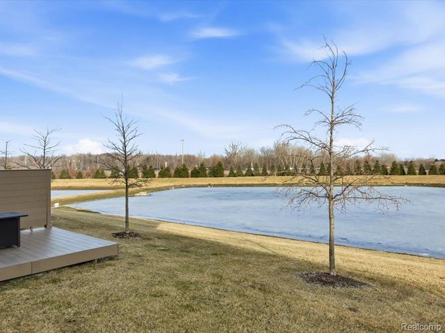 8767 Grove Street, Washington Township, MI 48094