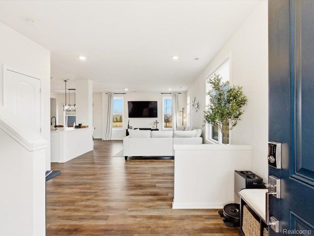 8767 Grove Street, Washington Township, MI 48094