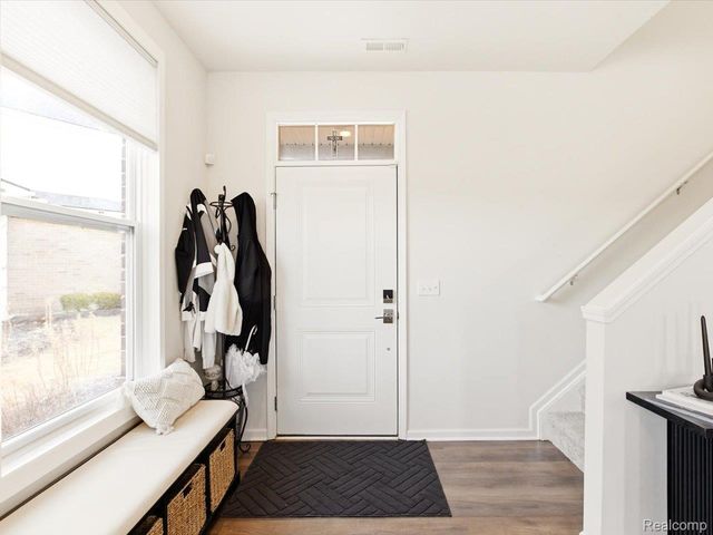 8767 Grove Street, Washington Township, MI 48094