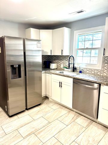 4319 Davison Road, Ravenel, SC 29470