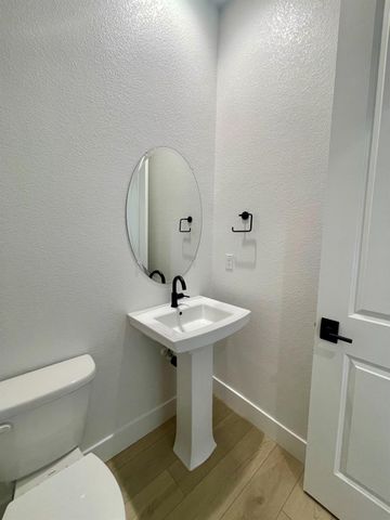 5040 Lone Star Way, Roseville, CA 95747