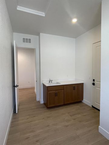 5040 Lone Star Way, Roseville, CA 95747