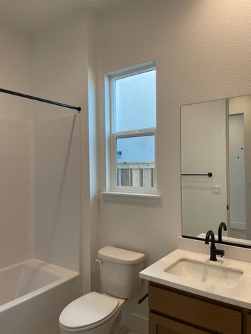 5040 Lone Star Way, Roseville, CA 95747