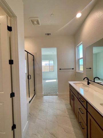 5040 Lone Star Way, Roseville, CA 95747