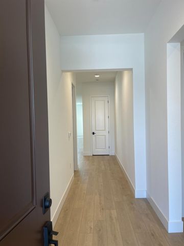 5040 Lone Star Way, Roseville, CA 95747