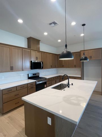 5040 Lone Star Way, Roseville, CA 95747