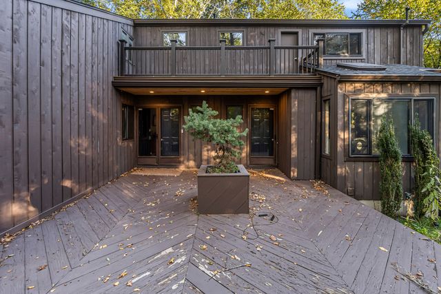 4 Old Gate Lane, Newtown, CT 06470