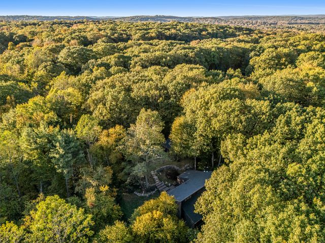 4 Old Gate Lane, Newtown, CT 06470