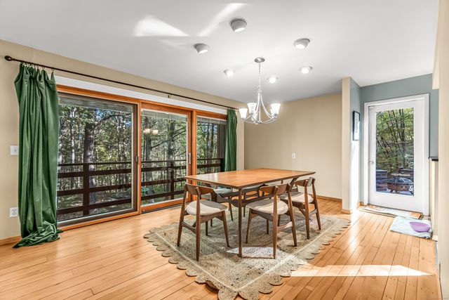 4 Old Gate Lane, Newtown, CT 06470