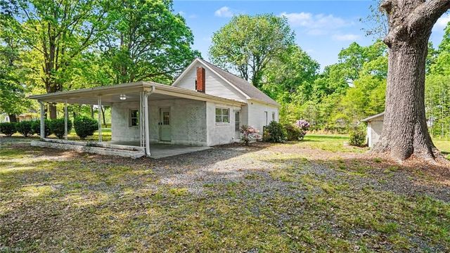 3666 Old 421 Road, Liberty, NC 27298