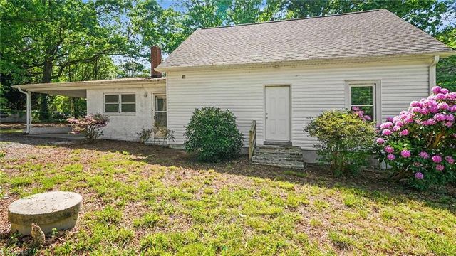 3666 Old 421 Road, Liberty, NC 27298