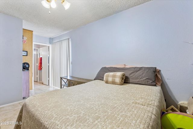 2842 E BECK Lane 4, Phoenix, AZ 85032