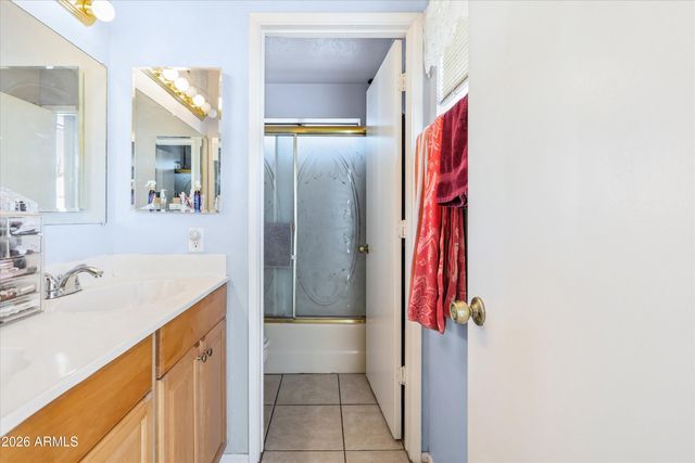 2842 E BECK Lane 4, Phoenix, AZ 85032