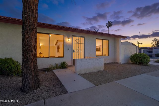 2842 E BECK Lane 4, Phoenix, AZ 85032