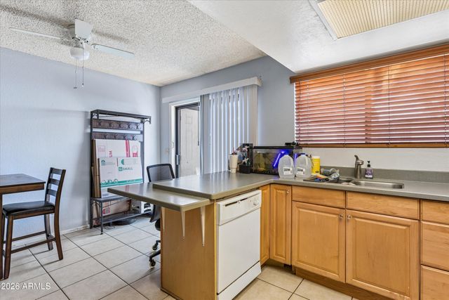 2842 E BECK Lane 4, Phoenix, AZ 85032