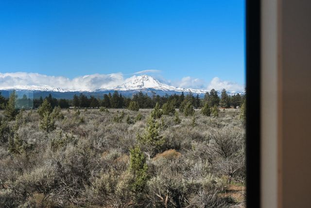 67135 Harrington Loop Road, Bend, OR 97703