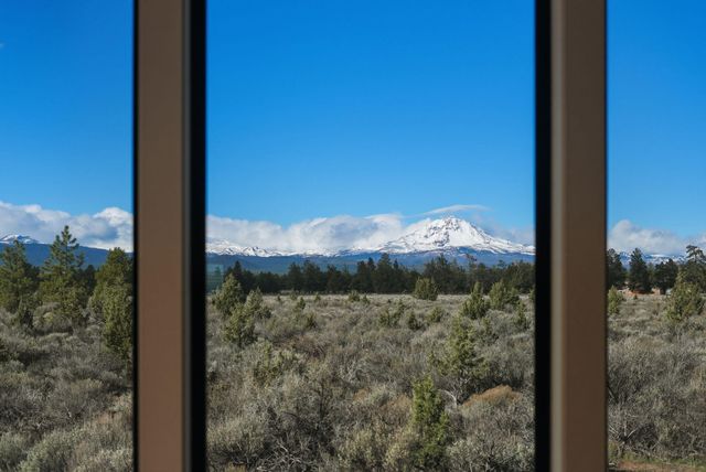 67135 Harrington Loop Road, Bend, OR 97703