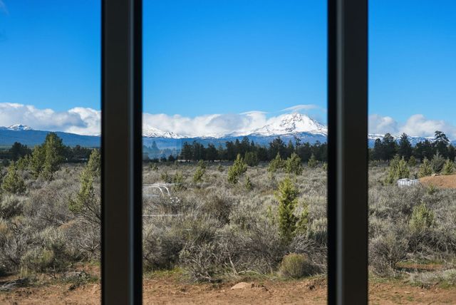 67135 Harrington Loop Road, Bend, OR 97703